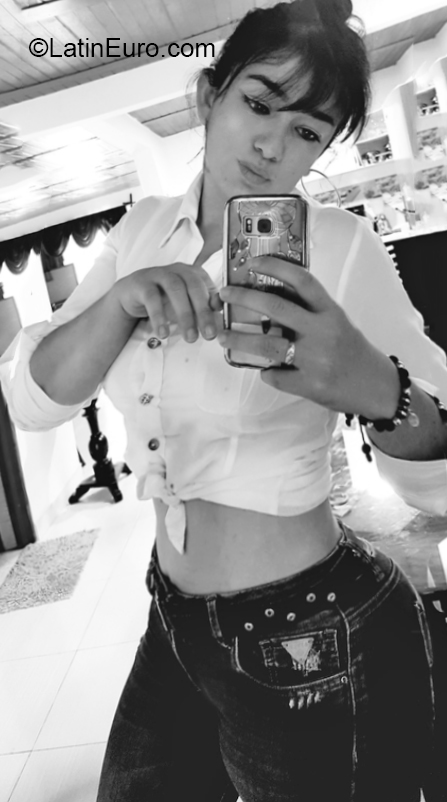 Date this funny Colombia girl Paola andrea from Pereira CO26714