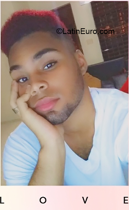 Date this beautiful Dominican Republic man Ricardo from Santo Domingo DO37290