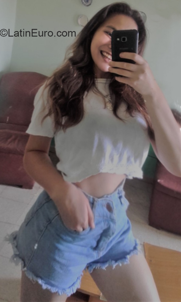 Date this stunning Argentina girl Karina from Mercedes AR326