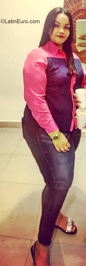 Date this hard body Dominican Republic girl Oscarina from Higuey DO37341