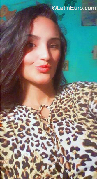 Date this cute Venezuela girl Omarlang from Barcelona VE2979