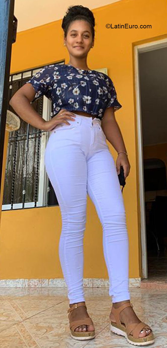 Date this tall Dominican Republic girl Nayeli from Puerto Plata DO37366