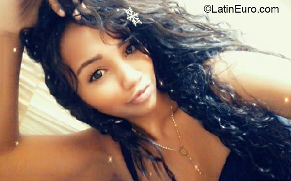 Date this good-looking Venezuela girl Tebisiy from Caracas VE2984