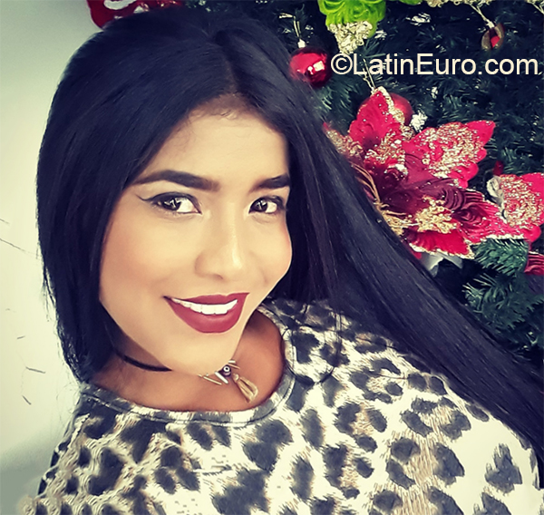 Date this nice looking Colombia girl Liset from Cali CO26816