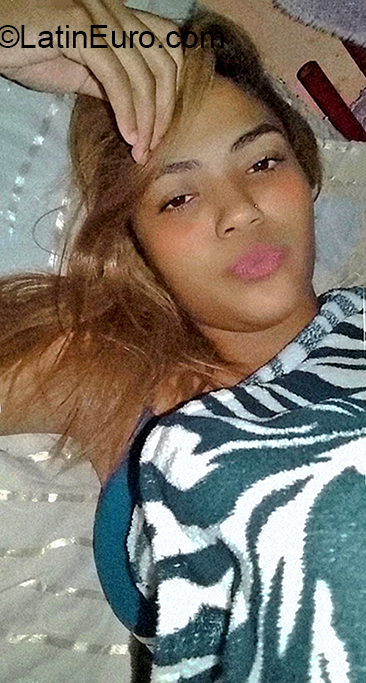 Date this beautiful Brazil girl Bruna from Rio de Janeiro BR11054