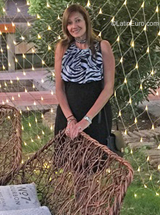 Date this happy Chile girl Carmen from San Francisco VE3010