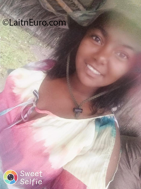 Date this cute Ecuador girl Karina from Shushufindi EC437