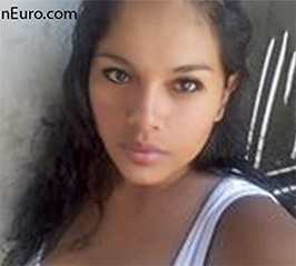 Date this happy Ecuador girl Nathaly from Ecuador EC442