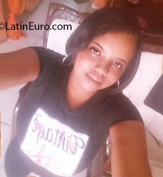 Date this sensual Dominican Republic girl Leidy from Santo Domingo DO37551