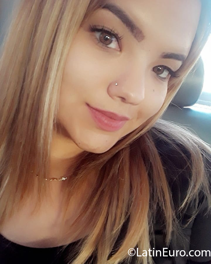 Date this stunning Venezuela girl Andrea from Miranda VE3034