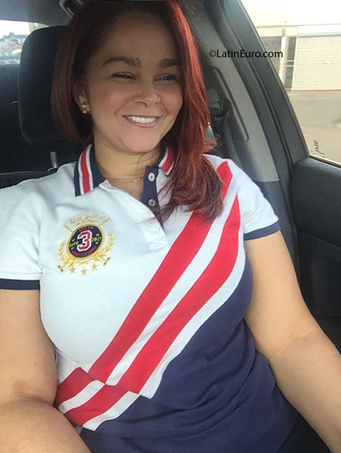Date this funny Dominican Republic girl Minerva from Santo Domingo DO37589