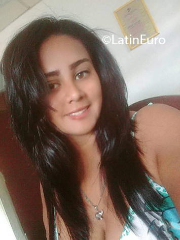 Date this hot Venezuela girl Zihara from Ciudad Guayana VE3055