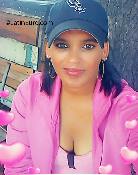 Date this delightful Dominican Republic girl Ana from Santiago DO37653