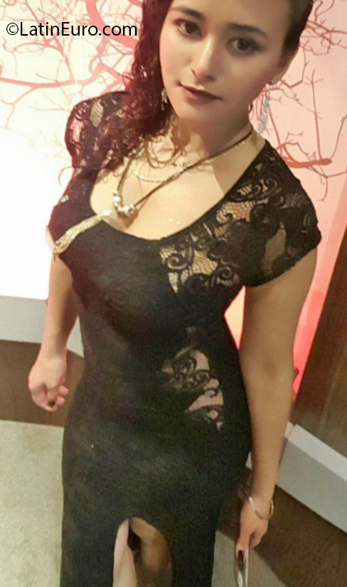 Date this hard body Colombia girl Patricia from Bogota CO27341
