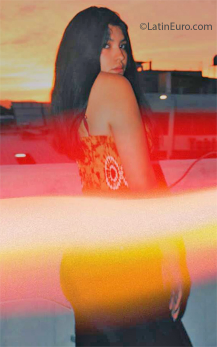 Date this young Peru girl Vivian from Araquipa PE1526