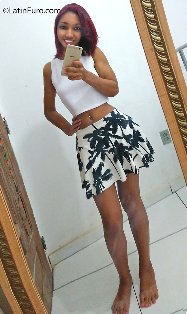 Date this gorgeous Brazil girl Thay from Rio de Janeiro BR11095