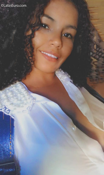 Date this lovely Venezuela girl Maria from Cumana VE3078