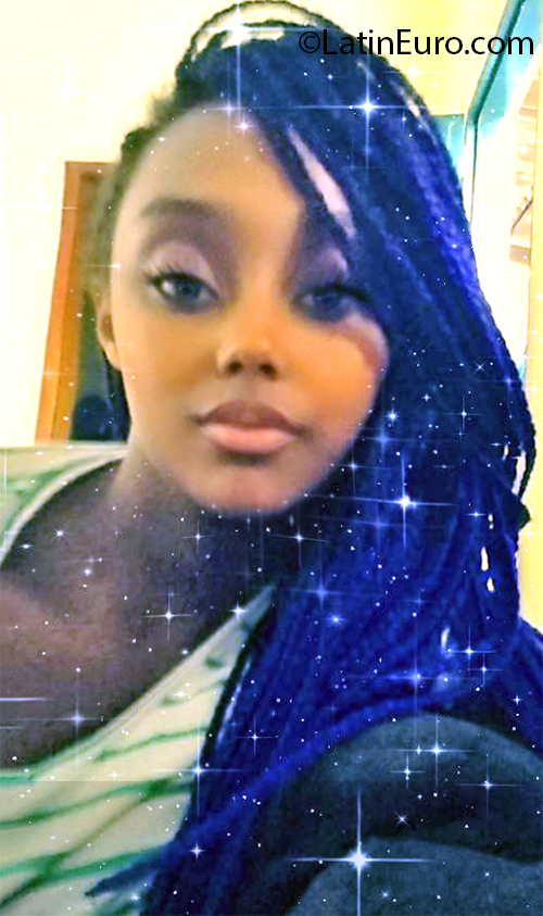 Date this sultry Brazil girl Ana from Paracatu BR11098