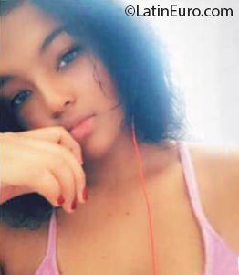 Date this stunning Dominican Republic girl Manelik from La romana DO37773