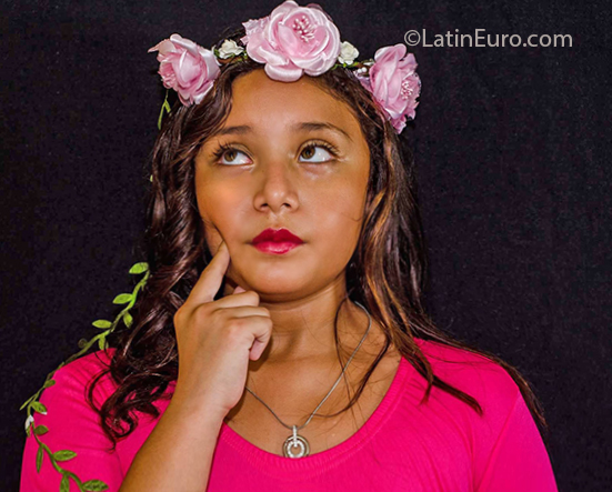 Date this cute Mexico girl Jade from Cancun MX1810