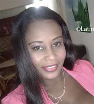 Date this voluptuous Dominican Republic girl Francis from Santo Domingo DO39538