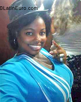 Date this pretty Cuba girl Daylin from Havana CU673