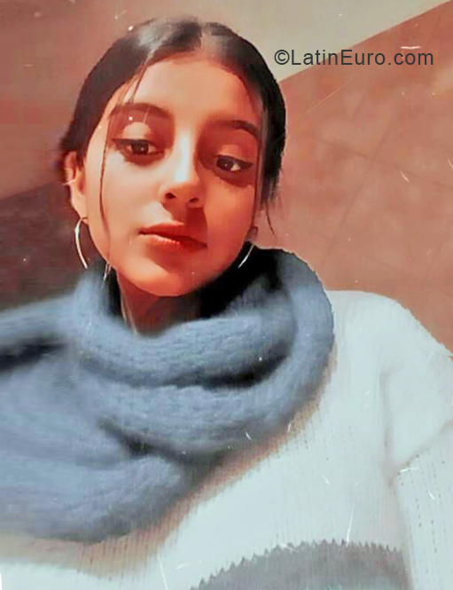 Date this charming Argentina girl Pilar from Salta AR385