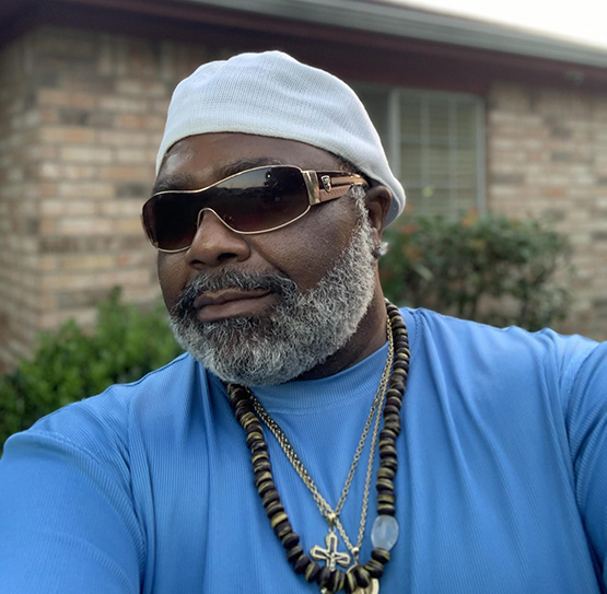 Date this tall United States man Carlos from Houston US20734