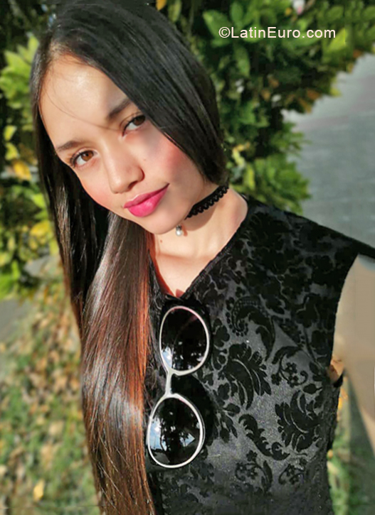 Date this cute Colombia girl Manuela from Pereira CO27164