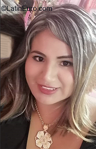 Date this foxy Peru girl Milagros from Lima PE1548