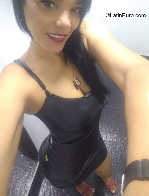 Date this foxy Colombia girl Karina from Bucaramanga CO27272
