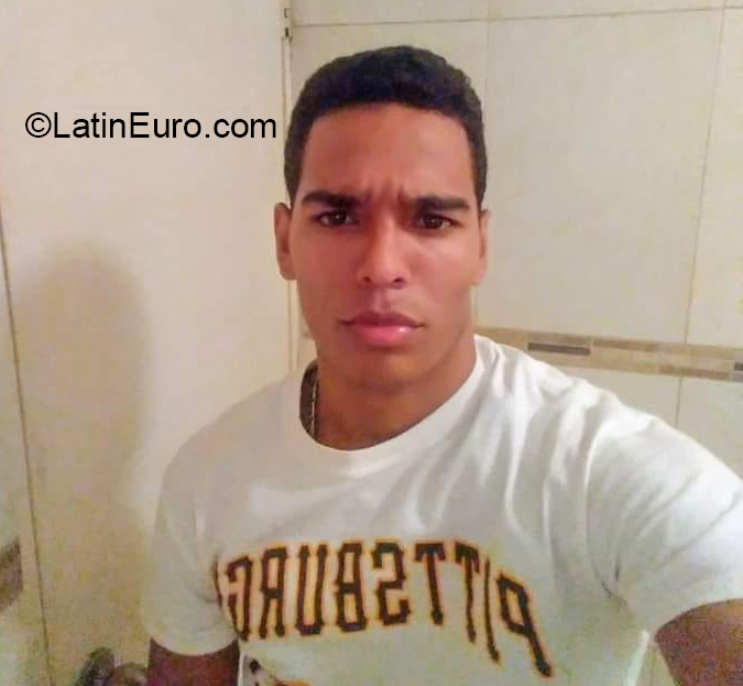 Date this attractive Venezuela man Antonio from Caracas VE3157