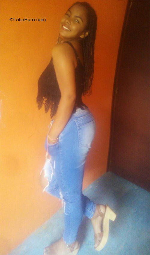 Date this nice looking Colombia girl Shayia from Bogota CO27241