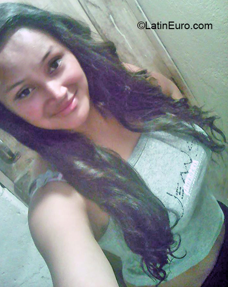 Date this funny Ecuador girl Yesenia from Quito EC480