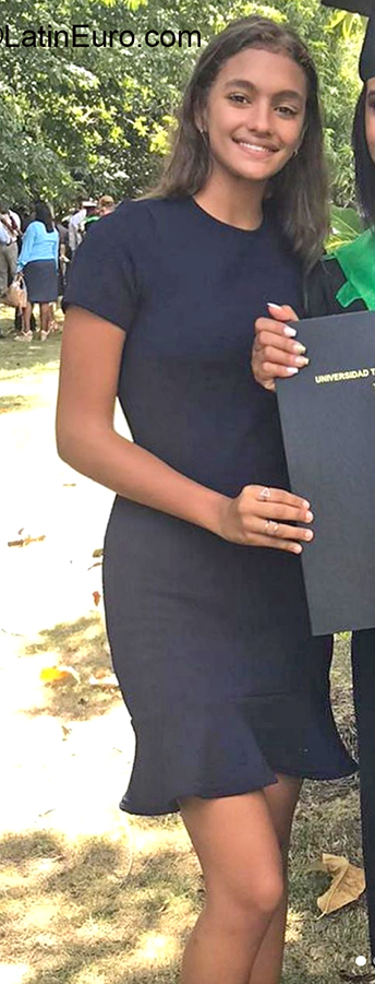 Date this hard body Dominican Republic girl Wilma from Santo Domingo DO38057