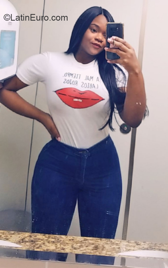 Date this tall Dominican Republic girl Patricia from Santo Domingo DO38067