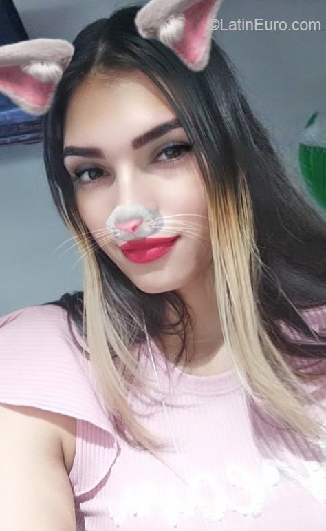 Date this good-looking Colombia girl Jazmin from Pereira CO27305