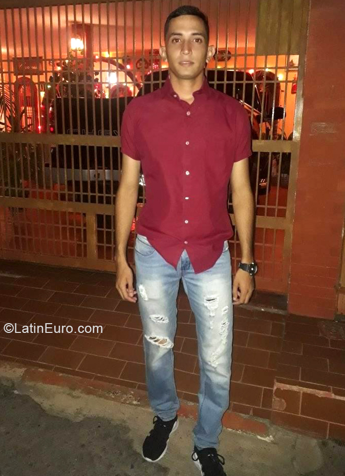 Date this exotic Venezuela man David from Maracaibo VE3192