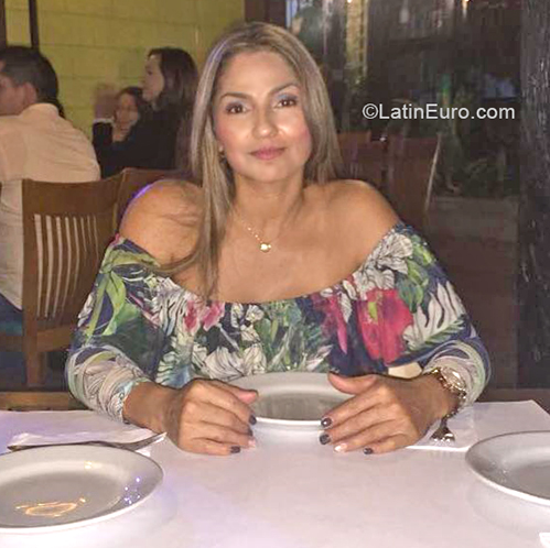 Date this beautiful Colombia girl Rocio from Cali CO27332