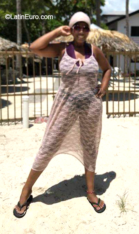 Date this funny Dominican Republic girl Joanna from Santo Domingo DO38153