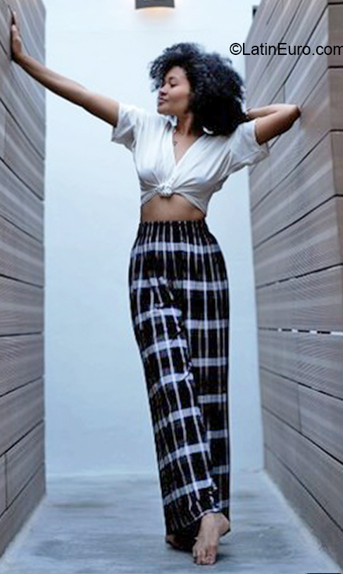 Date this hot Colombia girl Karyne from Medellin CO31688