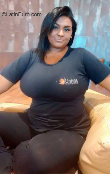 Date this attractive Brazil girl Louisy from Rio de Janeiro BR11174