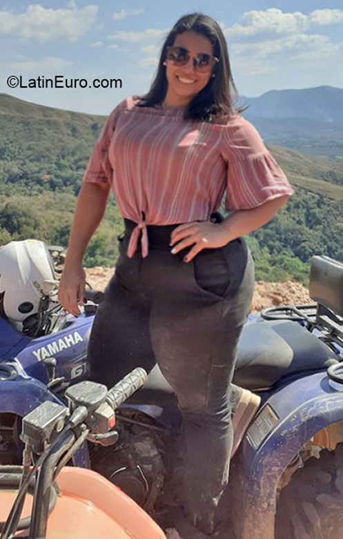 Date this pretty Venezuela girl Sofi from Valencia VE3344