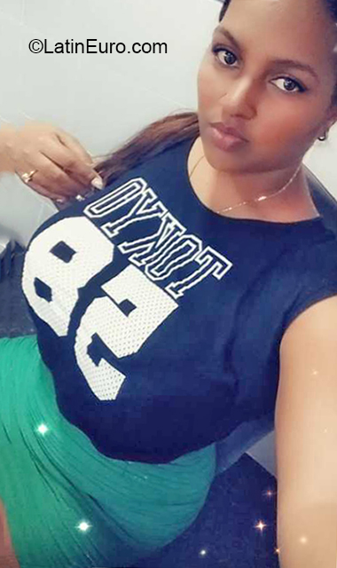 Date this lovely Dominican Republic girl Melissa from Santo Domingo DO38333