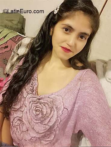 Date this gorgeous Peru girl Evy from Celendin PE1597