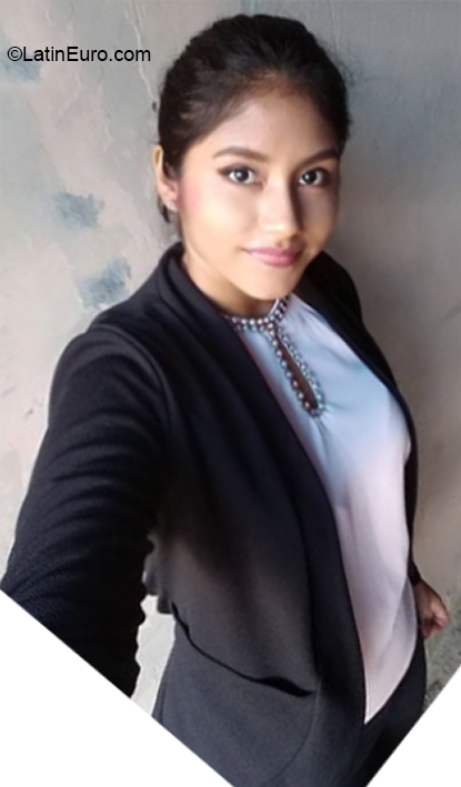 Date this foxy Ecuador girl Cecabel from Guayaquil EC552