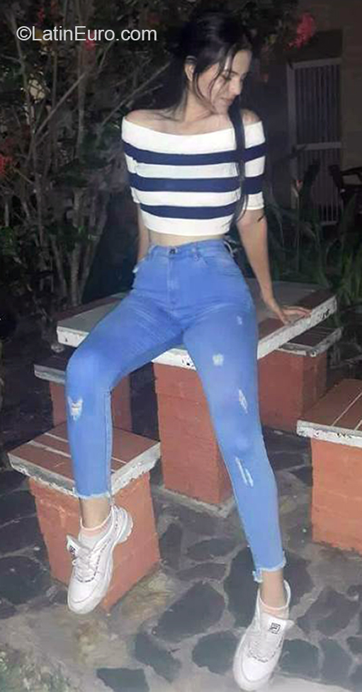 Date this exotic Venezuela girl Josmari from Trujillo VE3327