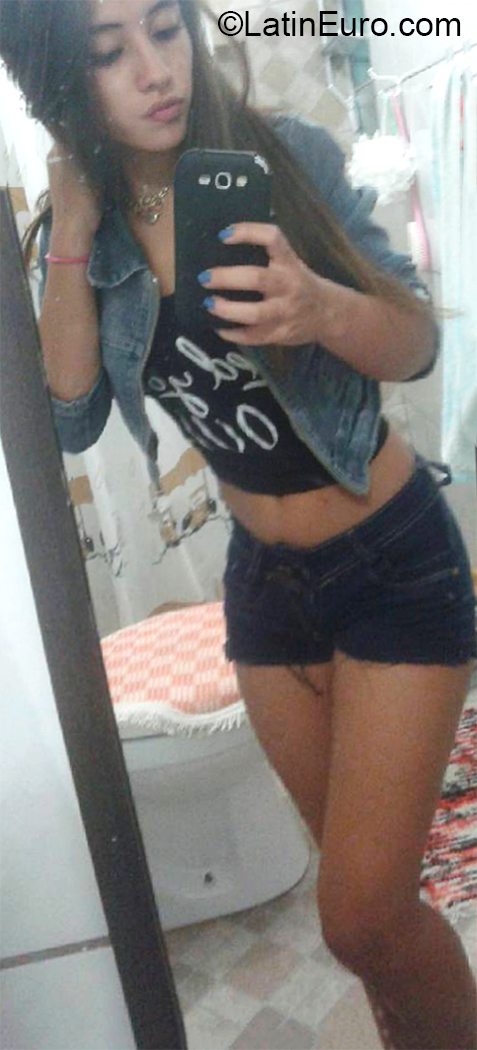 Date this exotic Argentina girl Carla from San Martin AR459