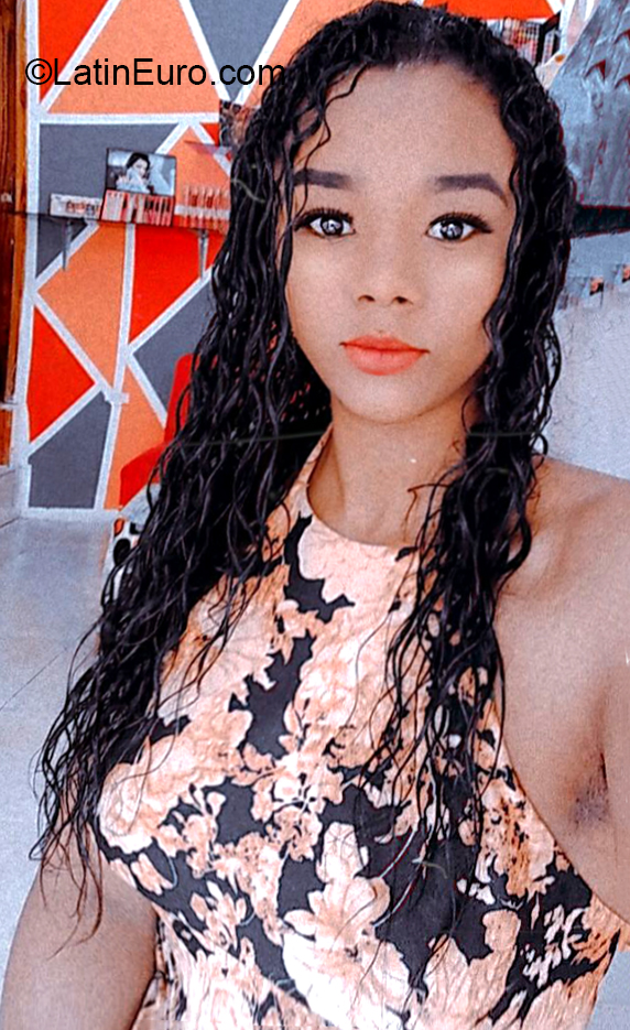 Date this stunning Ecuador girl Katherine from Guayas EC559