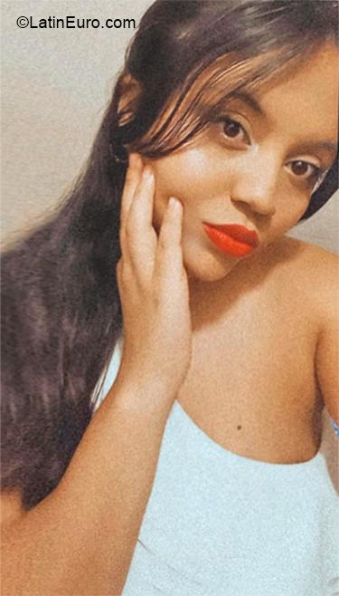 Date this gorgeous Argentina girl Karen from Corrientes AR473